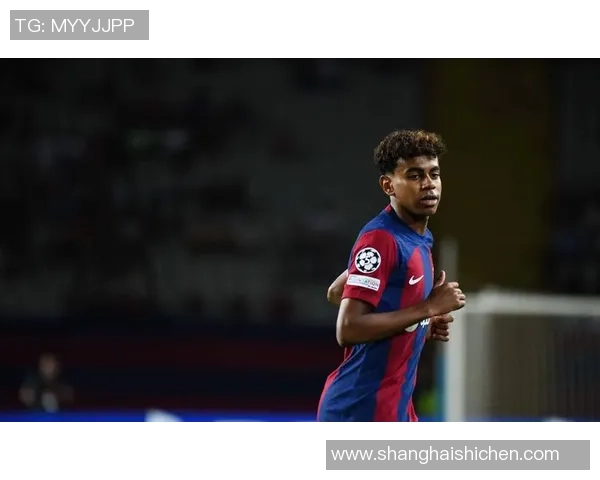 27岁足球球星崭露头角 成为世界足坛新星的背后故事与挑战